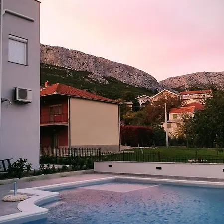 Sky - Premium Two Bedroom With Balcony 3 * ソリン